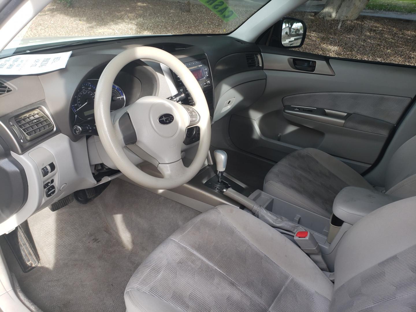 2010 WHITE /gray Subaru Forester (JF2SH6BC3AH) with an 2.4L L4 DOHC 16V engine, 5-Speed Automatic transmission, located at 323 E Dunlap Ave., Phoenix, AZ, 85020, (602) 331-9000, 33.567677, -112.069000 - 2010 Subaru Forester,......EXCELLENT condition,.... Ice Cold A/C, Gray interior with lite gray cloth seats in near perfect condition, New brakes, Tune up, Stereo/CD Player, Satellite compatible, This suv is gorgeous inside and out, Incredible gas mileage! Arizona title , Runs and Drives Excellent... - Photo#9